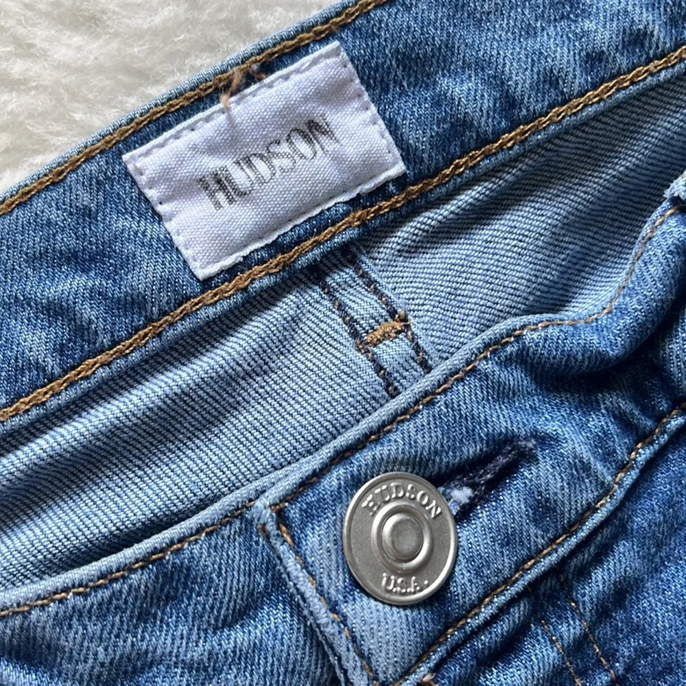 Hudson Riley Luxe Crop Relaxed Straight Raw Hem Button Fly Distressed Jeans 32 - Picture 4 of 15